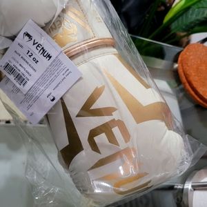 Womans Venum Elite Boxing Gloves